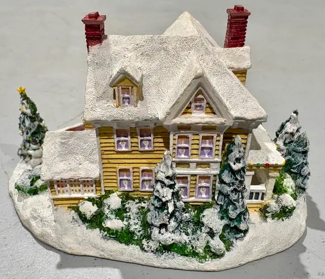 "Winter Memories" Resin Sculpture (Kinkade Hawthorne Collection) - Photo 4