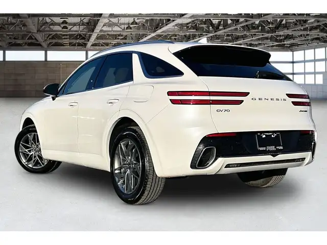 2025 Genesis GV70 2.5T Advanced | Vented Leather | Panoroof | AW - Photo 12