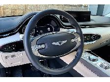 2025 Genesis GV70 2.5T Advanced | Vented Leather | Panoroof | AW - Photo 13