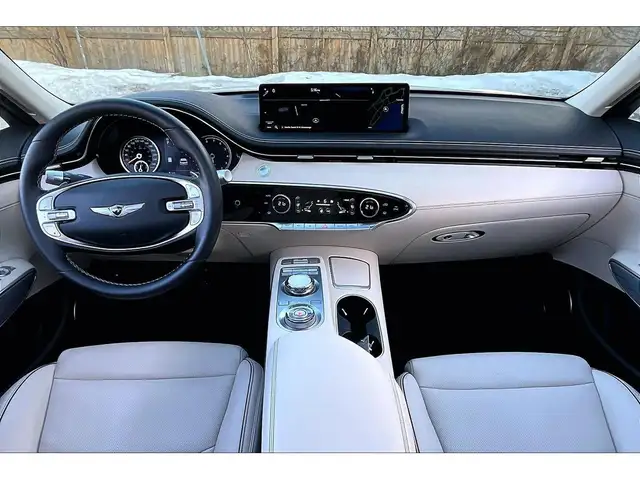 2025 Genesis GV70 2.5T Advanced | Vented Leather | Panoroof | AW - Photo 15