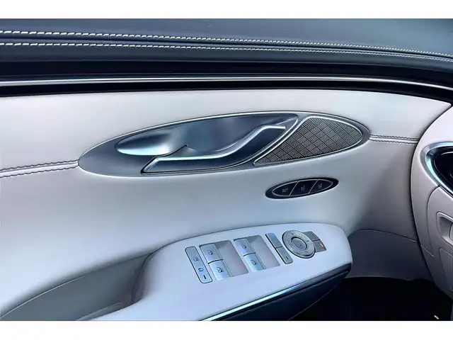 2025 Genesis GV70 2.5T Advanced | Vented Leather | Panoroof | AW - Photo 22