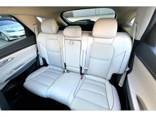 2025 Genesis GV70 2.5T Advanced | Vented Leather | Panoroof | AW - Photo 26