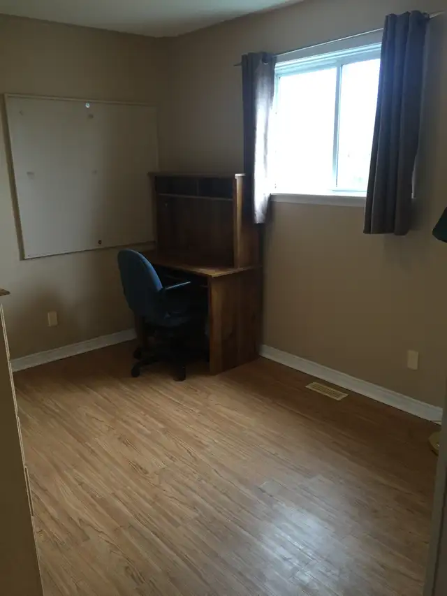 ORILLIA – Upper bedroom for rent for Motivated student