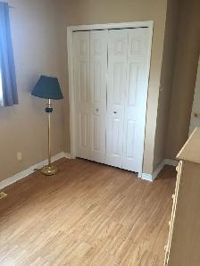 ORILLIA – Upper bedroom for rent for Motivated student - Photo 2