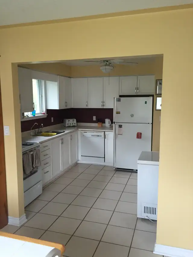 ORILLIA – Upper bedroom for rent for Motivated student - Photo 4