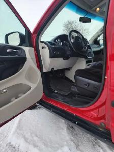 Wheelchair Accessible Grand Caravan - Photo 3