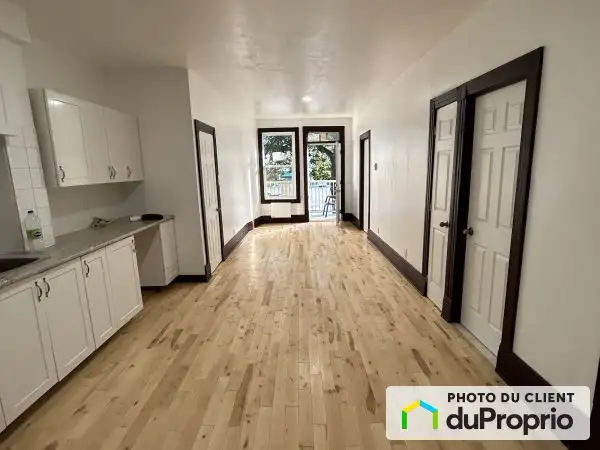 5.5 near Metro Parc on Parc Ave (Avail as of July 1st) - Photo 2