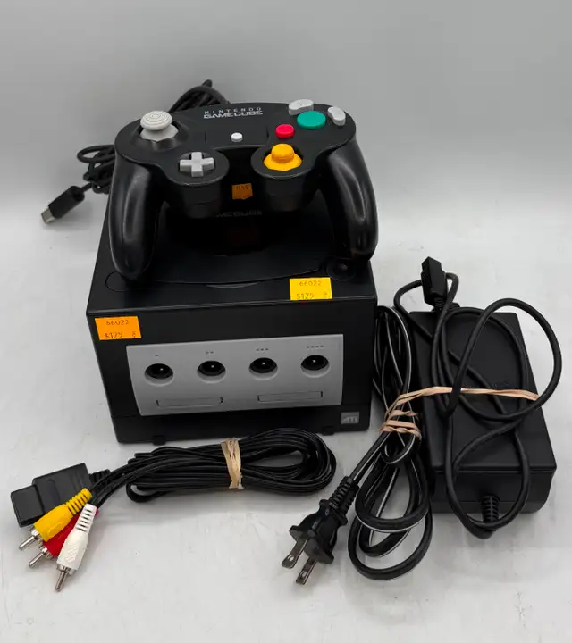 Nintendo Gamecube (Model: dol-001 ) with Controller & Wires