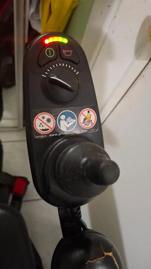 Power wheelchair ( Pride Go electric wheelchair) - Photo 4