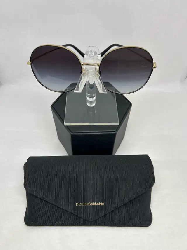 D&G DG2243 Sunglasses round