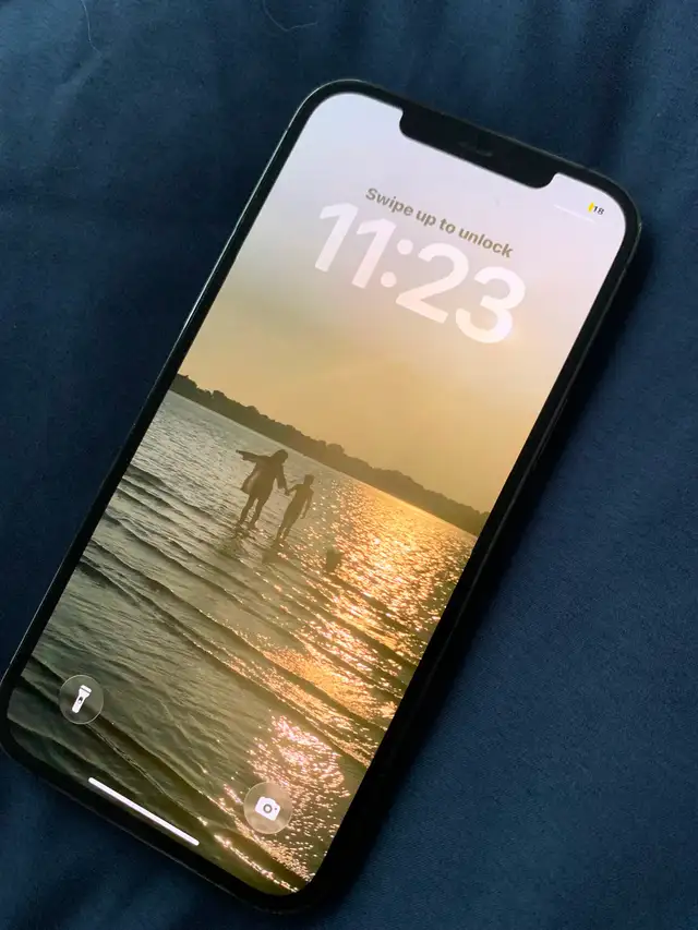 iPhone 12 Pro Max - 256GB - Excellent Condition - Photo 3