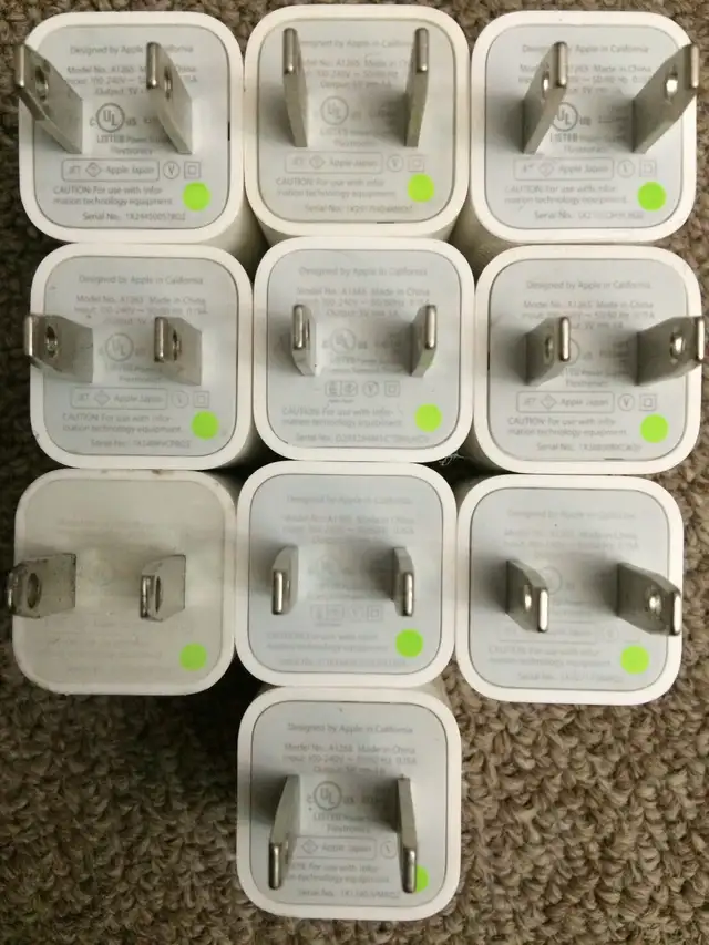 Charging Cable for iPhones or iPads - Photo 2