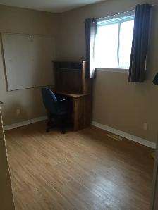 Orillia Room for rent, All Inclusive, Semi-Furnished Very Clean - Photo 9