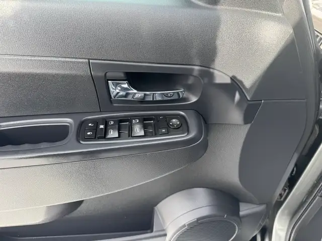 2012 Jeep Liberty Sport EXTREMELY LOW MILEAGE GREAT CONDITION - Photo 18