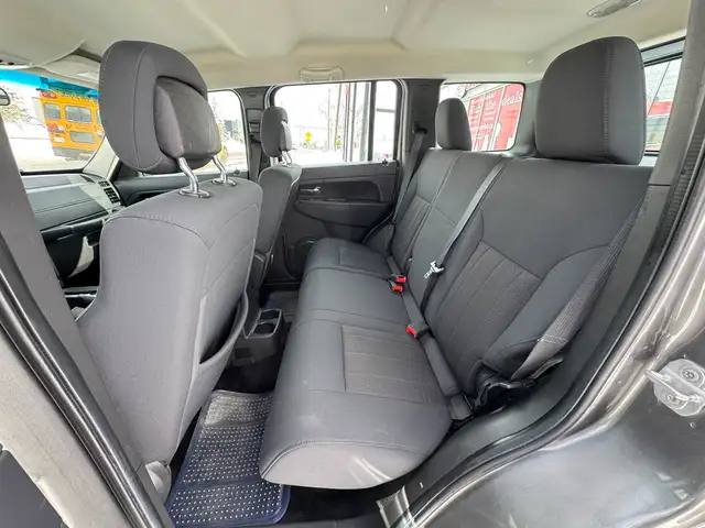 2012 Jeep Liberty Sport EXTREMELY LOW MILEAGE GREAT CONDITION - Photo 20