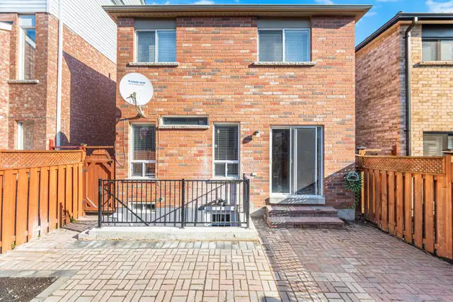 Basement Apartment at Scarborough (Inc Util) - Photo 10