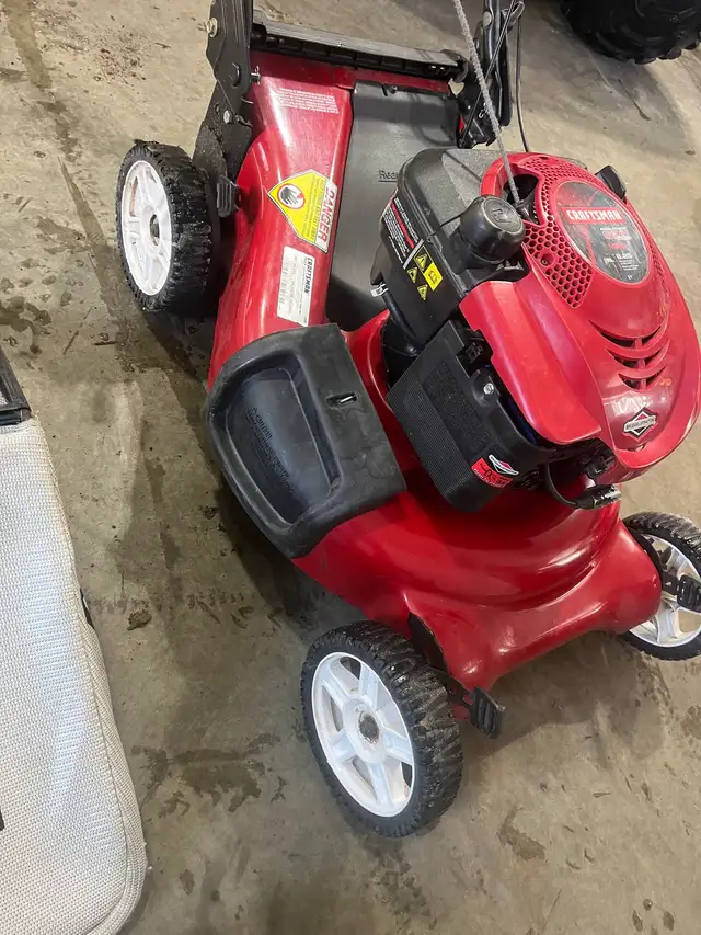 Tondeuse à traction avec sac et sortie latérale 300$ - Photo 4