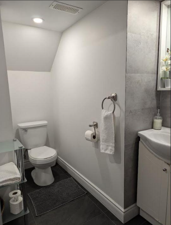 Fully Furnished Private 1-Bedroom Apartment, North York - Photo 10