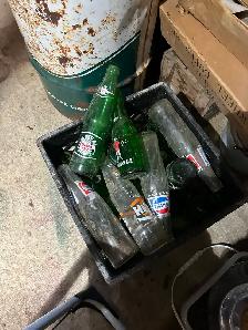 Vintage pop bottles - Photo 2