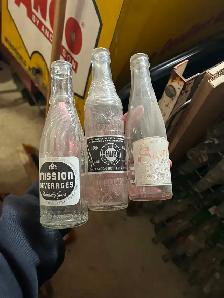 Vintage pop bottles - Photo 8
