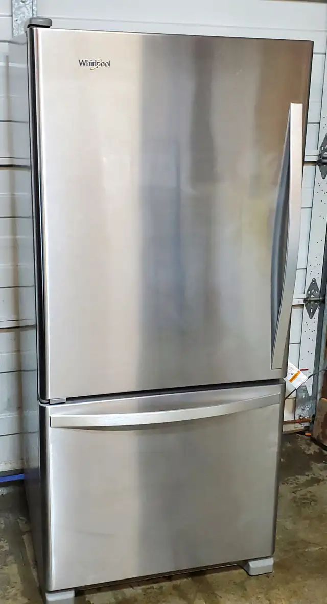 Whirlpool Fridge freezer bottom - Excellent condition, clean col