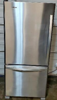 Whirlpool Fridge freezer bottom - Excellent condition, clean col - Photo 2