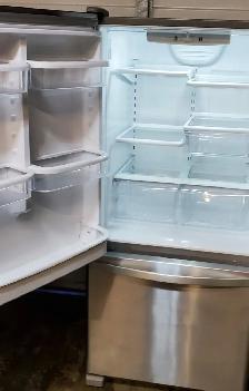 Whirlpool Fridge freezer bottom - Excellent condition, clean col - Photo 5