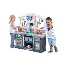 Step 2 Grand Delights Kitchen (assembled, missing some accessori