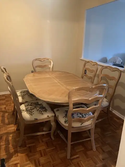 Fine Dining Table 6 Chairs, 2 Leaves
