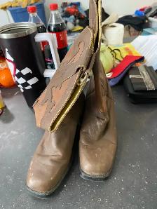 women size 10 cowboy boots  and women's size 10 skates