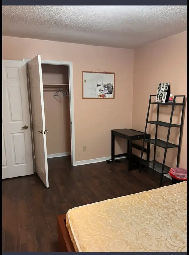 Room for rent in Scarborough - Photo 3