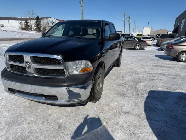 2012 Ram 1500 ST Crewcab Brand New Safety Private Sale only189km - Photo 3