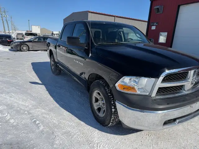 2012 Ram 1500 ST Crewcab Brand New Safety Private Sale only189km - Photo 4