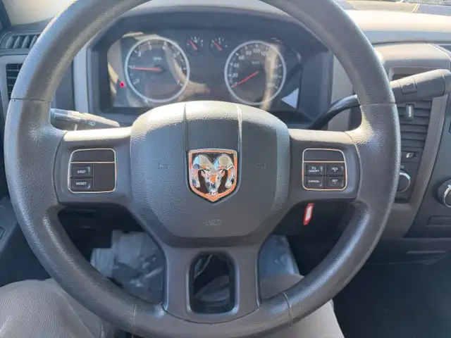 2012 Ram 1500 ST Crewcab Brand New Safety Private Sale only189km - Photo 9