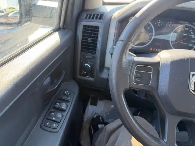 2012 Ram 1500 ST Crewcab Brand New Safety Private Sale only189km - Photo 10