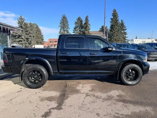 2014 RAM 1500 SPORT CREW CAB – 5.7L HEMI V8 – 4X4 - Photo 4