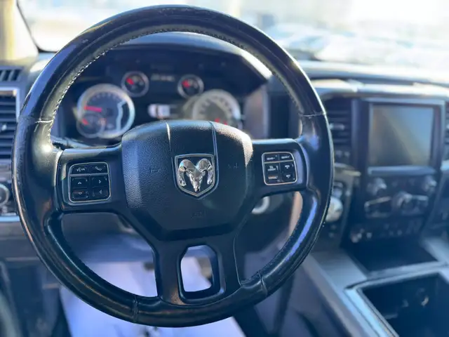 2014 RAM 1500 SPORT CREW CAB – 5.7L HEMI V8 – 4X4 - Photo 12