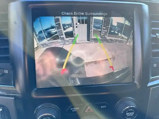 2014 RAM 1500 SPORT CREW CAB – 5.7L HEMI V8 – 4X4 - Photo 16