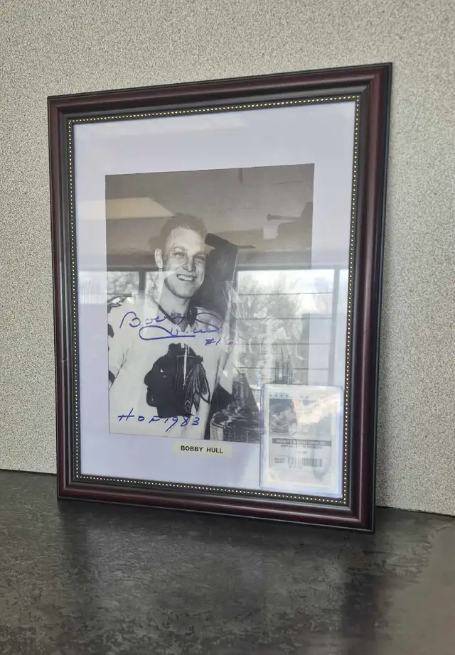 Bobby Hull Auto HOF 1983 (32141752)