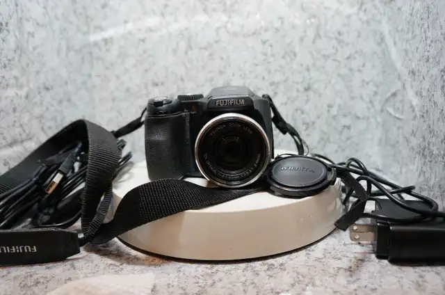 Fujifilm Finepix s5800 Point & Shoot Camera - 10x optical zoom - Photo 3