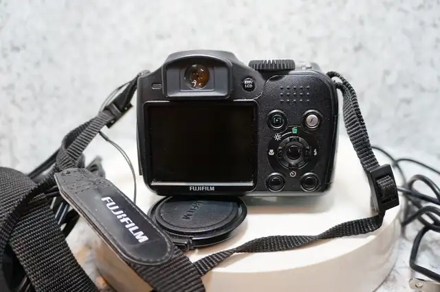 Fujifilm Finepix s5800 Point & Shoot Camera - 10x optical zoom - Photo 4
