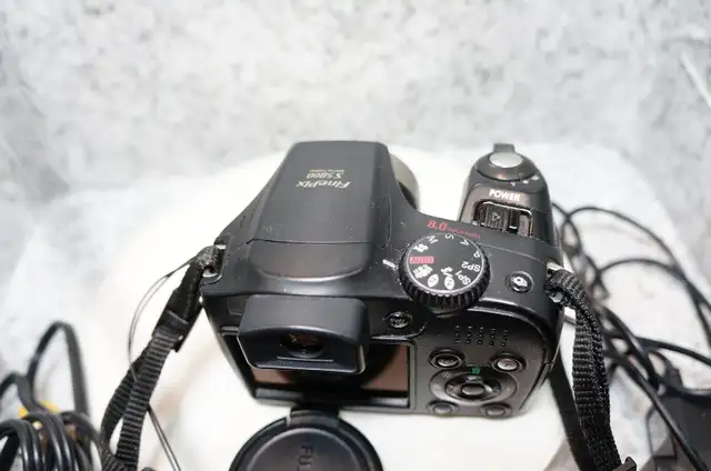 Fujifilm Finepix s5800 Point & Shoot Camera - 10x optical zoom - Photo 5