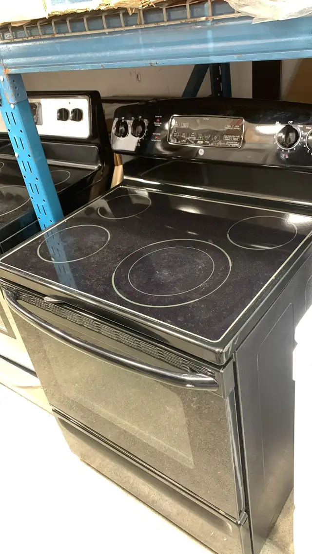 Stove GE 30'' Electric Range-Used - Photo 2