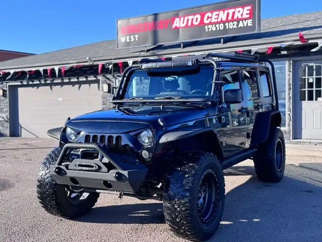 2012 JEEP WRANGLER UNLIMITED SAHARA – 3.6L V6 – 4WD – 4 DOOR