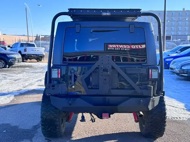 2012 JEEP WRANGLER UNLIMITED SAHARA – 3.6L V6 – 4WD – 4 DOOR - Photo 6