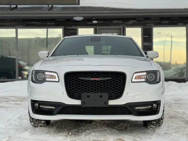 2022 CHRYSLER 300S – 3.6L V6 – AWD   91,000 KM   ACCIDENT FREE - Photo 2