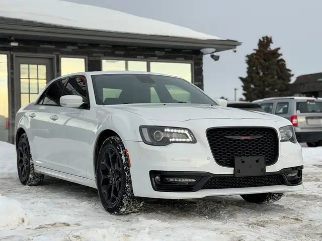 2022 CHRYSLER 300S – 3.6L V6 – AWD   91,000 KM   ACCIDENT FREE - Photo 3