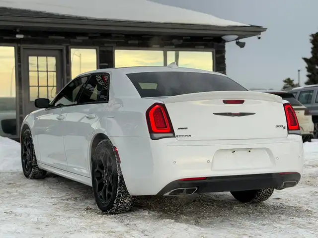 2022 CHRYSLER 300S – 3.6L V6 – AWD   91,000 KM   ACCIDENT FREE - Photo 5