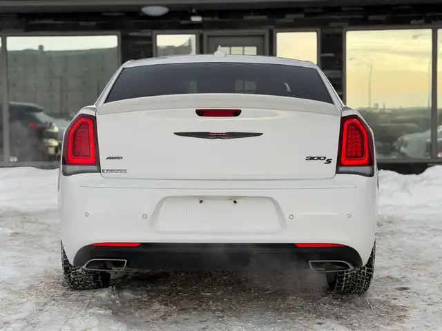 2022 CHRYSLER 300S – 3.6L V6 – AWD   91,000 KM   ACCIDENT FREE - Photo 6