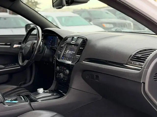 2022 CHRYSLER 300S – 3.6L V6 – AWD   91,000 KM   ACCIDENT FREE - Photo 7